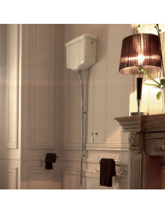 Retrò cassetta alta in ceramica con sistema di scarico e tubo esterno