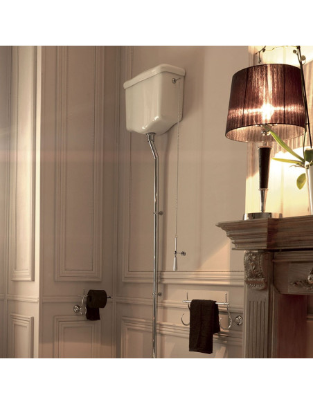 Retrò cassetta alta in ceramica con sistema di scarico e tubo esterno