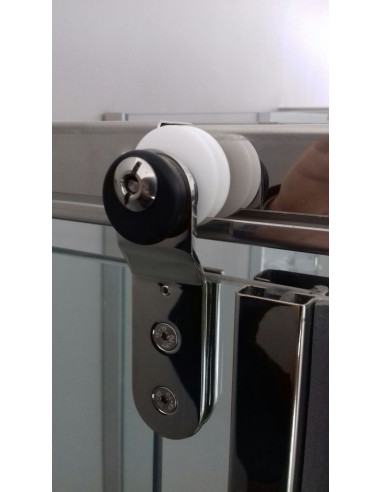 Box doccia Oasi 2 con apertura scorrevole in angolo con profili inox e cristallo 8 mm